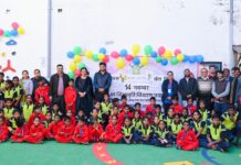 जिला प्रशासन का विजन होता दिख रहा सफल; मुख्यधारा से जुड़ने लगा सड़क पर बिखरा मायूस बचपन; खेल स्पर्धा से शिक्षा की ओर;