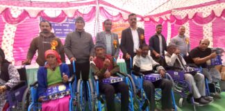 डीएम सविन बंसल के निर्देशन में जिले के दिव्यांग व वरिष्ठजनों को मिला सहारा,