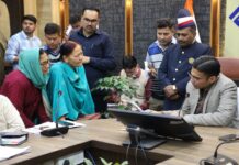 जिला प्रशासन के जनदर्शन में न्याय का भरोसा, हर शिकायत पर त्वरित एक्शन