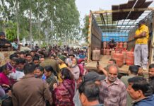 ब्रेकिंग न्यूज़ जिला प्रशासन के आदेशों की अहवेलना; गैस एजेंसी के सिलेंडर जब्त, मुकदमा दर्ज