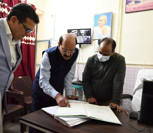 स्वास्थ्य सेवाओं पर मंत्री सुबोध उनियाल की पैनी नजर, नंदगांव सीएचसी में औचक जांच