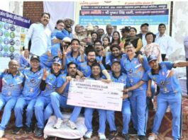 उत्तरांचल प्रेस क्लब द्वारा आयोजित द्वितीय मंजूल सिंह मांजिला स्मृति अंतर क्रिकेट प्रतियोगिता में दून डेयर डेविल्स ने जीता फाइनल, 6 विकेट से दून सुपर किंग्स को हराकर ट्रॉफी पर कब्जा