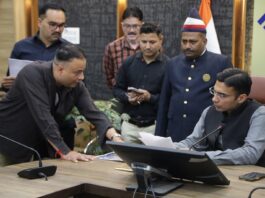 फीस जमा न होने पर स्कूल ने किया परीक्षा से बाधित; डीएम सविन बंसल ने प्रोजेक्ट नंदा-सुंनदा से दी विदुषी की फीस