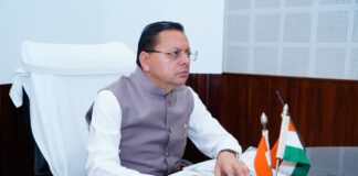 मुख्यमंत्री ने कहा कि पलायन रोकने के लिए श्रमिकों को स्थानीय आवश्यकता के अनुसार दिया जाए कौशल प्रशिक्षण