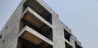 ऋषिकेश में एमडीडीए का बड़ा अभियान, आठ अवैध बहुमंजिला भवन सील