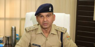 विक्रम शर्मा हत्याकाण्ड में फरार चल रहा 01 लाख रु० का ईनामी अभियुक्त चढ़ा पुलिस के हत्थे