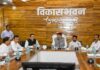 कैबिनेट मंत्री भरत सिंह चौधरी ने ली जिला स्तरीय अधिकारियों की समीक्षा बैठक,योजनाओं के समयबद्ध क्रियान्वयन के दिए निर्देश