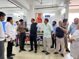 अस्पताल की बदहाल सफाई व्यवस्था देख स्वास्थ्य मंत्री का चढ़ा पारा