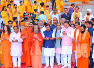 गंगा तट पर गूंजे आध्यात्म और संस्कृति के स्वर, मुख्यमंत्री धामी व भाजपा राष्ट्रीय अध्यक्ष नितिन नबीन ने की भव्य गंगा आरती