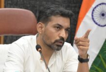 गंगा संरक्षण एवं स्वच्छता कार्यों में लापरवाही बर्दाश्त नहीं, प्रजेंटेशन में ही न ही बल्कि धरातल पर दिखें सकरात्मक परिणामः डीएम