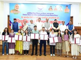 मुख्यमंत्री पुष्कर धामी ने चयनित कुल 276 अभ्यर्थियों को नियुक्ति पत्र प्रदान किए।