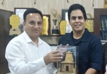 फिल्म अभिनेता अमन वर्मा ने की फिल्म विकास परिषद के नोडल अधिकारी से भेंट