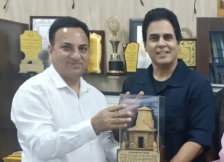 फिल्म अभिनेता अमन वर्मा ने की फिल्म विकास परिषद के नोडल अधिकारी से भेंट