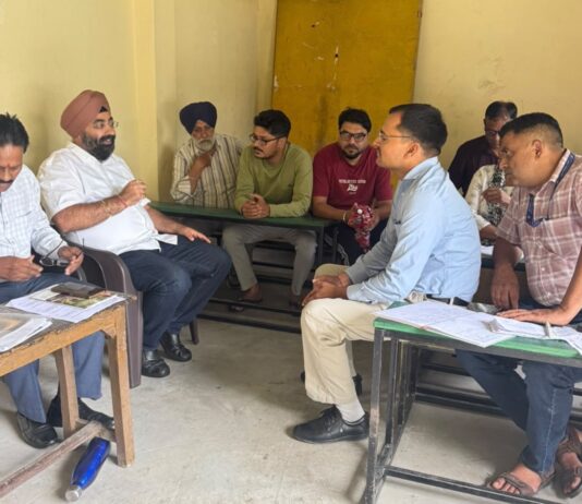 विशेष गहन पुनरीक्षण (SIR) अभियान के अंतर्गत मतदान केंद्रों का निरीक्षण, मतदाताओं की समस्याओं के समाधान हेतु अधिकारियों से की वार्ता – – डॉ. जसविंदर सिंह गोगी