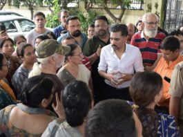 सीमाद्वार में जलभराव पर डीएम सख्त, नगर निगम को 24 घंटे में सफाई और डिवाटरिंग के निर्देश