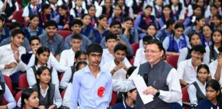 सीएम धामी ने विद्यार्थियों से किया सीधा संवाद, कहा – युवा ही देश और प्रदेश के भविष्य के निर्माता