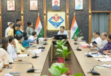 समाधान दिवस में 120 शिकायतें दर्ज, डीएम ने अधिकारियों को दिए त्वरित कार्रवाई के निर्देश