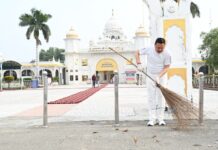 सेवा संकल्प अभियान’ के तहत नानकमत्ता पहुंचे मुख्यमंत्री धामी, स्वच्छता अभियान में किया श्रमदान