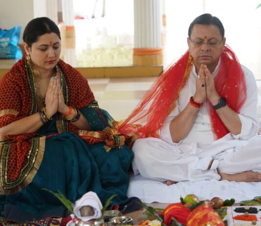 शारदीय नवरात्रि के प्रथम दिवस पर मुख्यमंत्री ने की पूजा-अर्चना, प्रदेशवासियों की सुख-समृद्धि की कामना