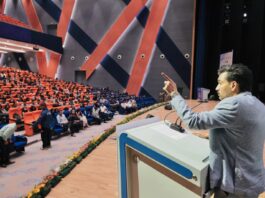 लिंगानुपात में संतुलन के लिए जरूरी है सामाजिक जागरूकता और बेटियों का सम्मानः डीएम