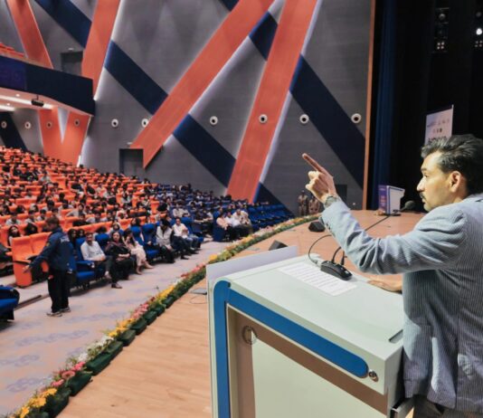 लिंगानुपात में संतुलन के लिए जरूरी है सामाजिक जागरूकता और बेटियों का सम्मानः डीएम