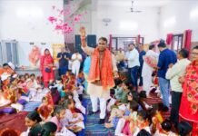 नवरात्र के प्रथम एवं द्वितीय दिवस पर 2500 कन्याओं का पूजन महानगर अध्यक्ष सिद्धार्थ उमेश अग्रवाल ने लिया 11 हजार कन्याओं के पूजन का संकल्प